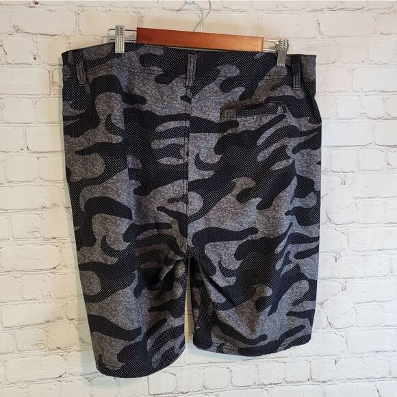 Men's Plugg hybrid shorts, size 36 - Picture 3 of 3